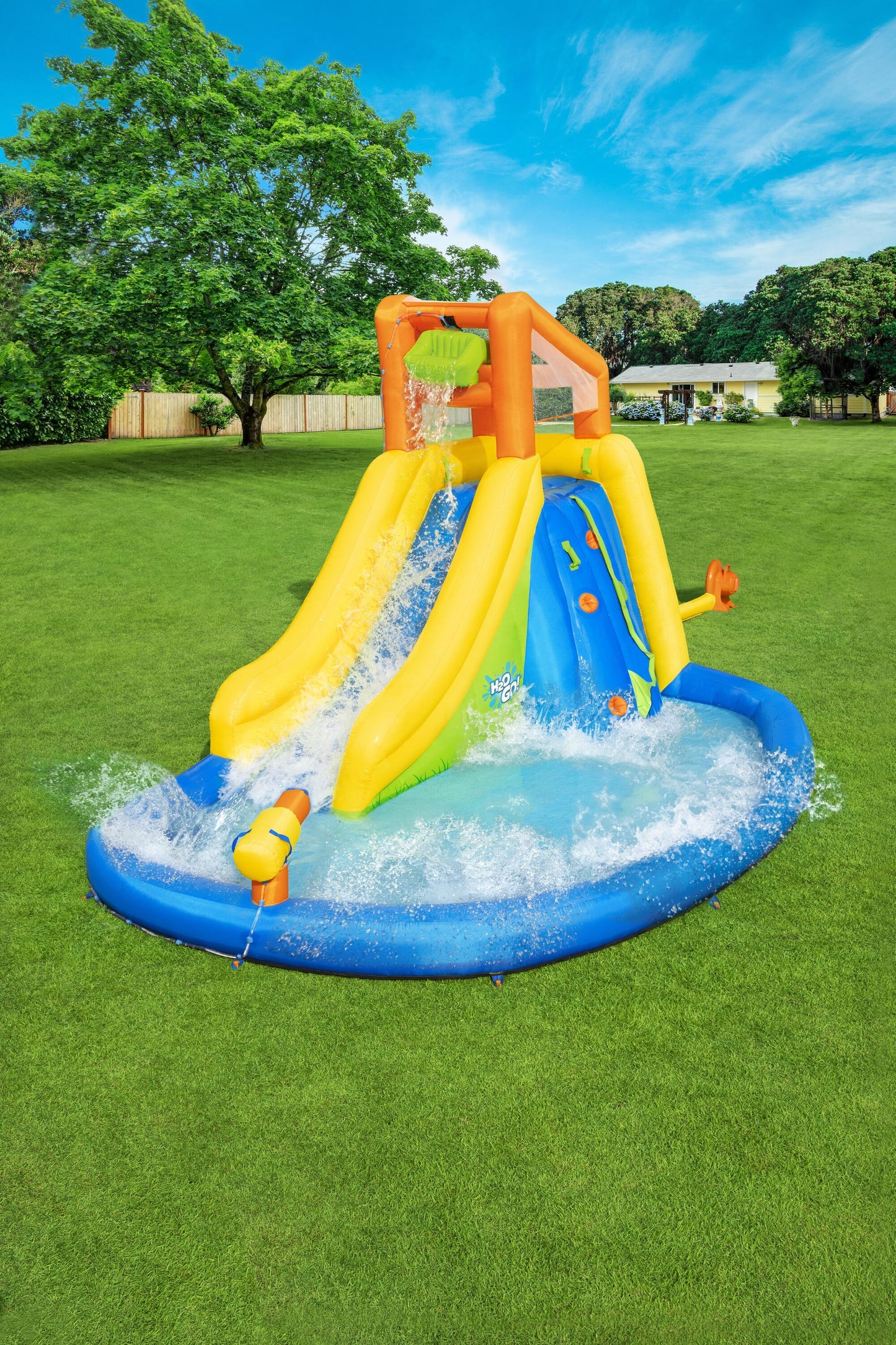 Bestway 4.35m x 2.86m x 2.67m mount splashmore mega waterpark (1 water slide with pool, 1 blower, 1 waters spraying hose, 1 anchor bag, 1 repair kit, 1 storage bag , 2 blower stakes , 10 bouncer stakes.) age 5+
