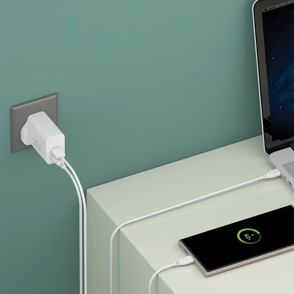 Smartix Premium UK Wall Adapter - 45W / USB-A / USB-C / White