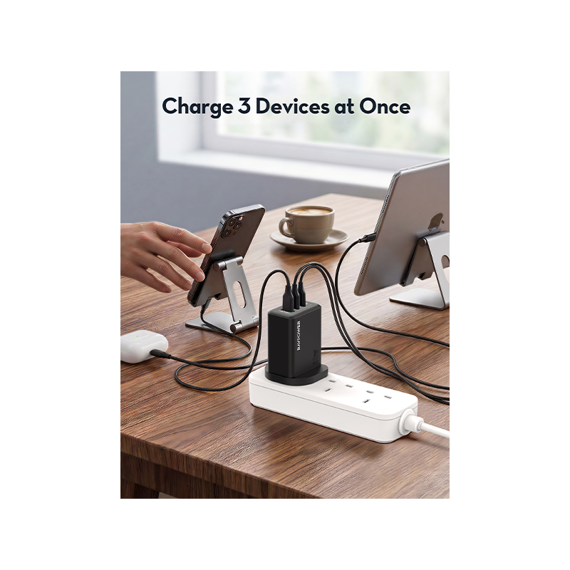 شاحن حائط راف باور بمنفذي USB-C ومنفذ USB-A وتقنيتي PD وGaN بقدرة 65 واط - أسود