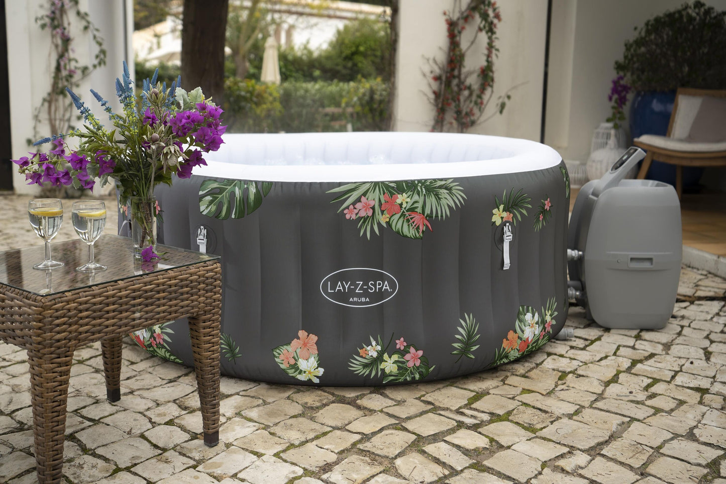 Bestway 1.70m x 66cm aruba airjet 3 tropical (one durable liner, one heater(220-240v), one filter, chemconnect, one inflatable cover, airjet system)