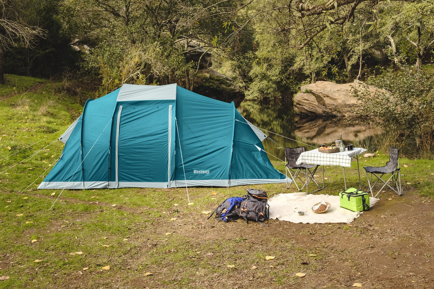 Bestway 16'1" x 9'2" x 6'7"/4.90m x 2.80m x 2.00m family ground 6 tent (contents:tent,carry bag, thirty-two pegs, two layers, 3000mmh2o)