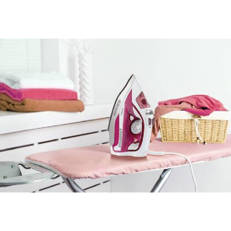 Black+Decker Steam Iron - 2400W / 380ml / Magenta