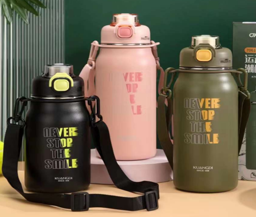 D.kadi 7061 Vacuum Bottle 700ml - Green