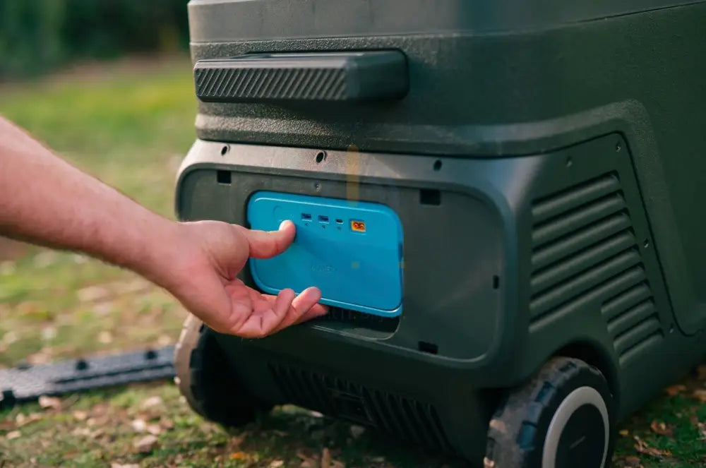Anker EverFrost Powered Cooler 40 - Black / Green Accessories > Smart Devices