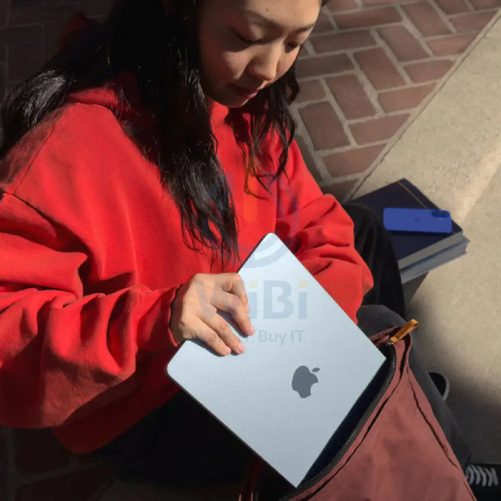 Apple MacBook Air - 13.6’’ / M4 / 10-Core CPU / 10-Core GPU / 16-Core Neural Engine / 24GB RAM / 512GB SSD / Starlight