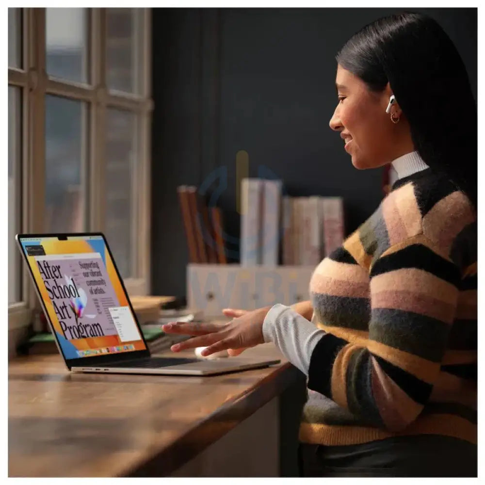Apple MacBook Air - 15.3’’ / M2 / 8-Core CPU / 10-Core GPU / 8GB RAM / 256GB SSD / Arb/Eng / Midnight / 1YW Laptops