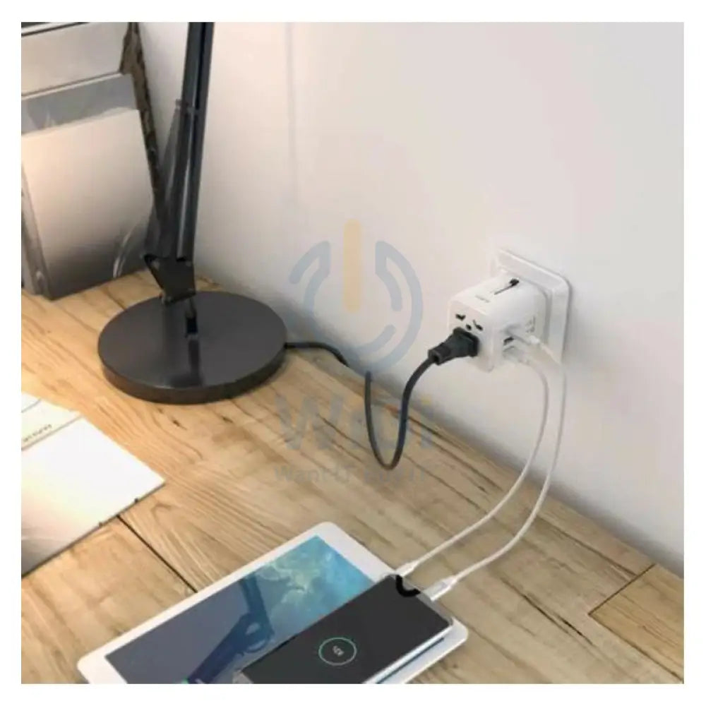 Aukey PD Universal Travel Adapter - USB-A / USB-C / White Accessories > Power Adapters