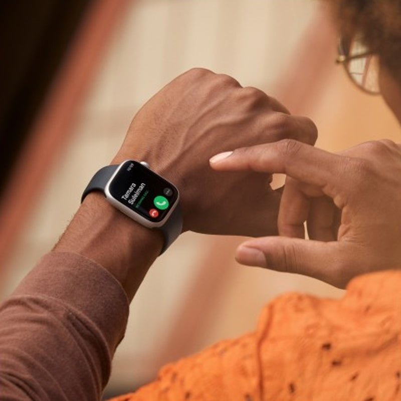 Apple Watch Series 8 - OLED / 32GB / 41mm / Bluetooth / Wi-Fi / Midnight Smart Watches