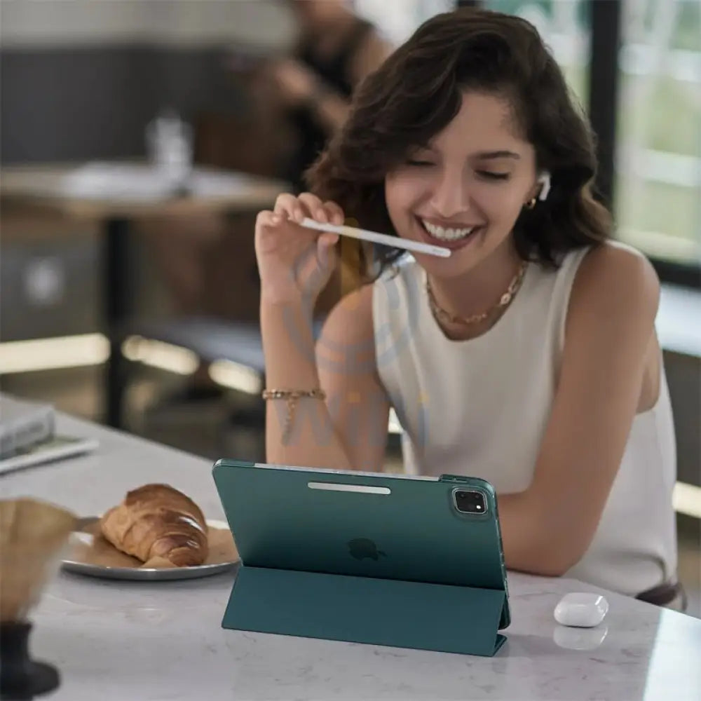 ESR Ascend Trifold Case - Apple iPad Pro 12.9 Gen 6/5/4/3 (2018-2022) / Forest Green Accessories > Mobiles & Tablets >