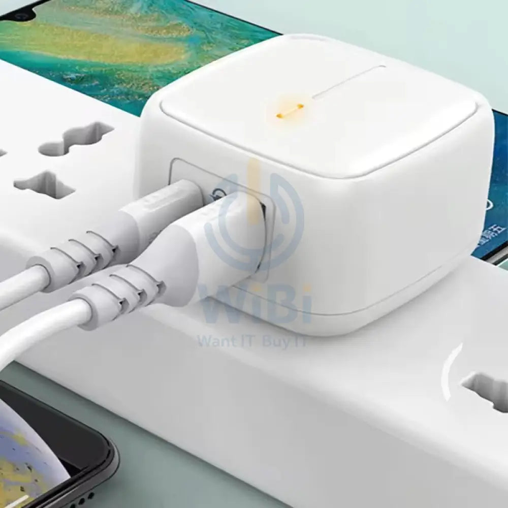 Foneng Fast Charger - UK22 / 20W / (Qc + PD) / White Accessories > Power Adapters
