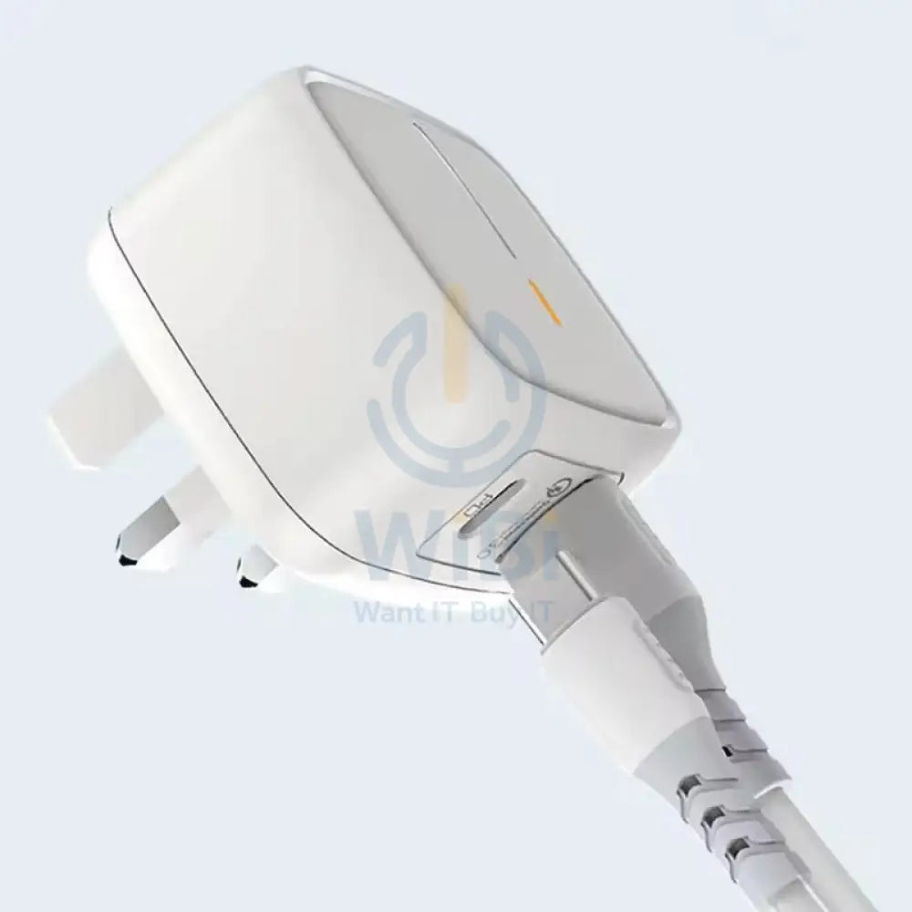 Foneng Fast Charger - UK22 / Type-C / Qc + PD / 20W / White Accessories > Power Adapters