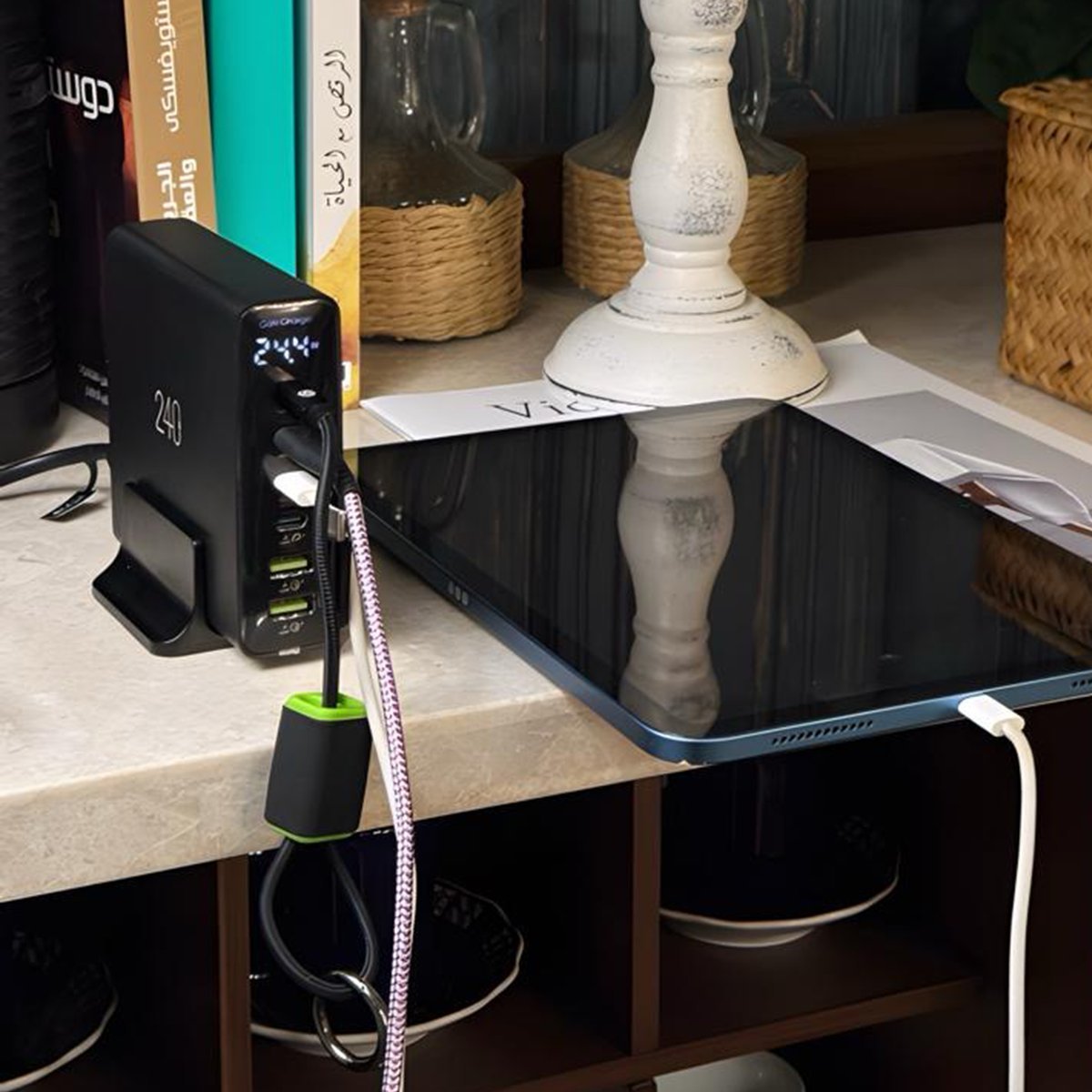GOUI Gan Desktop Charger - 240W / USB-C / USB-A / Black