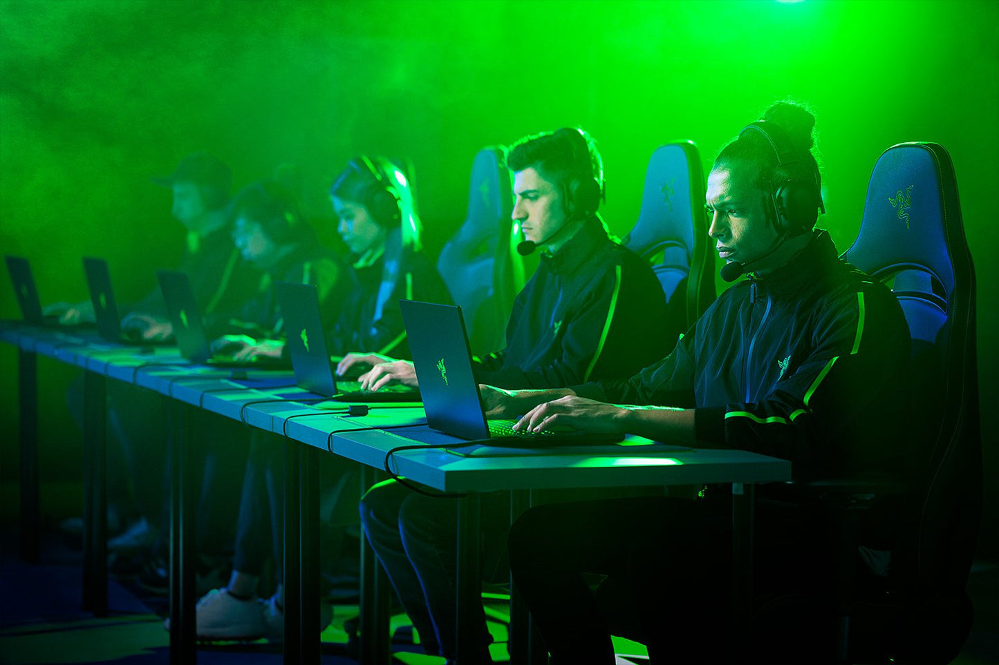 Razer BlackShark V2 Pro Wireless Gaming Headset - Wireless / Bluetooth / Black