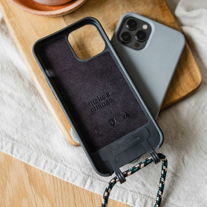 Woodcessories Change Case - Apple iPhone 14 Pro / Black Accessories > Mobiles & Tablets > Mobiles > Covers & Cases