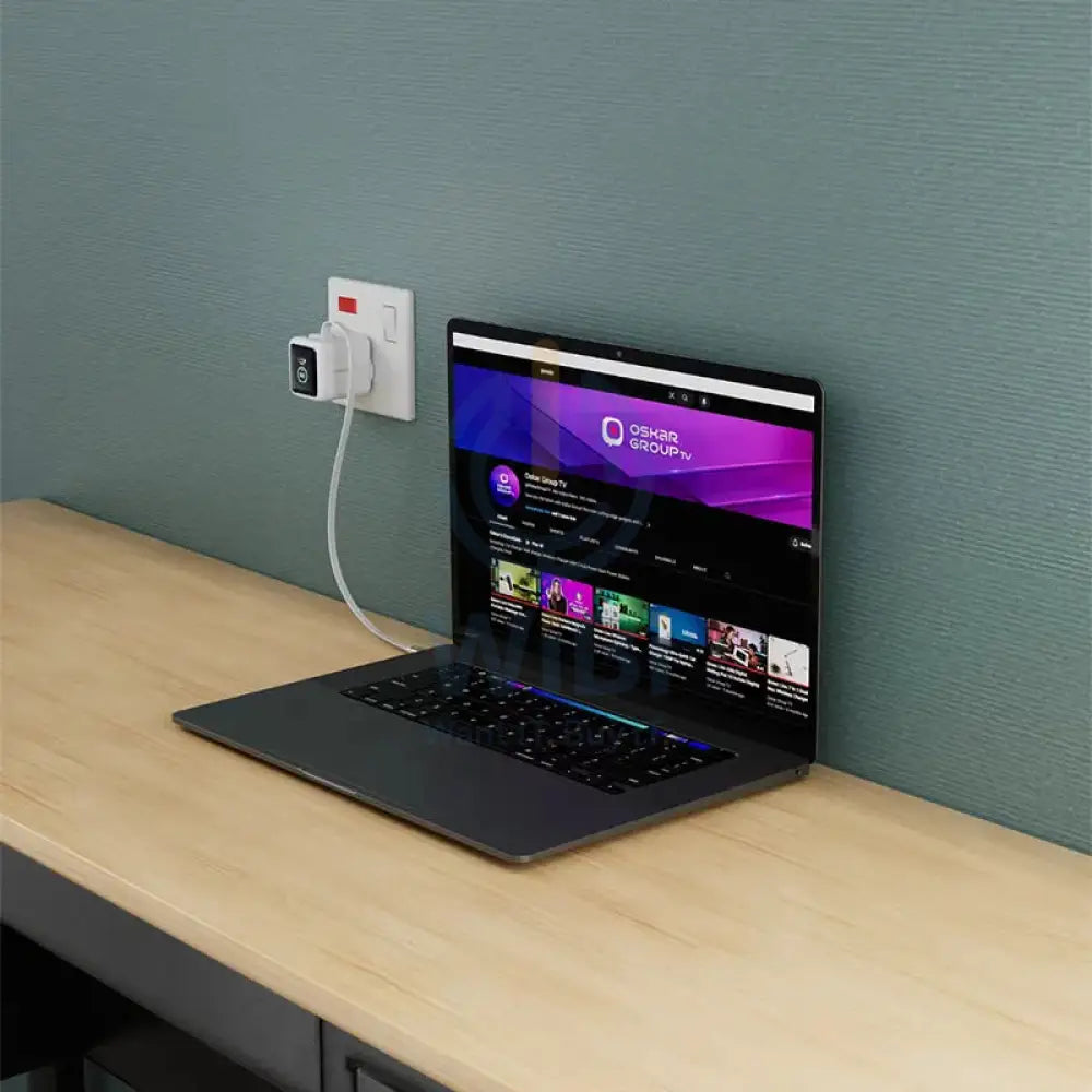 Powerology Halo Dual-Port GaN Charger - 70W / USB-C / USB-A / White Accessories > Power Adapters