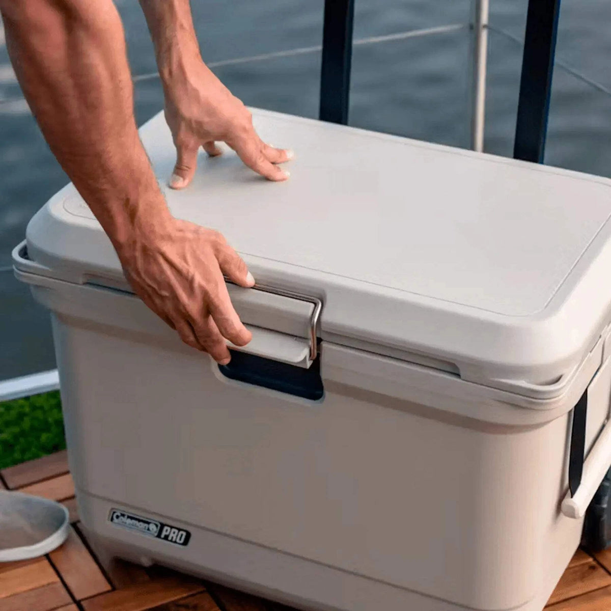 Coleman Pro 55 Qt Wheeled Cooler Box