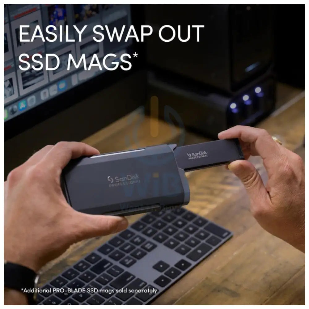 SanDisk Professional Pro Blade Transport SSD - 0TB / Up to 2000 MB/s / USB-C / External SSD (Solid State Drive) Storage