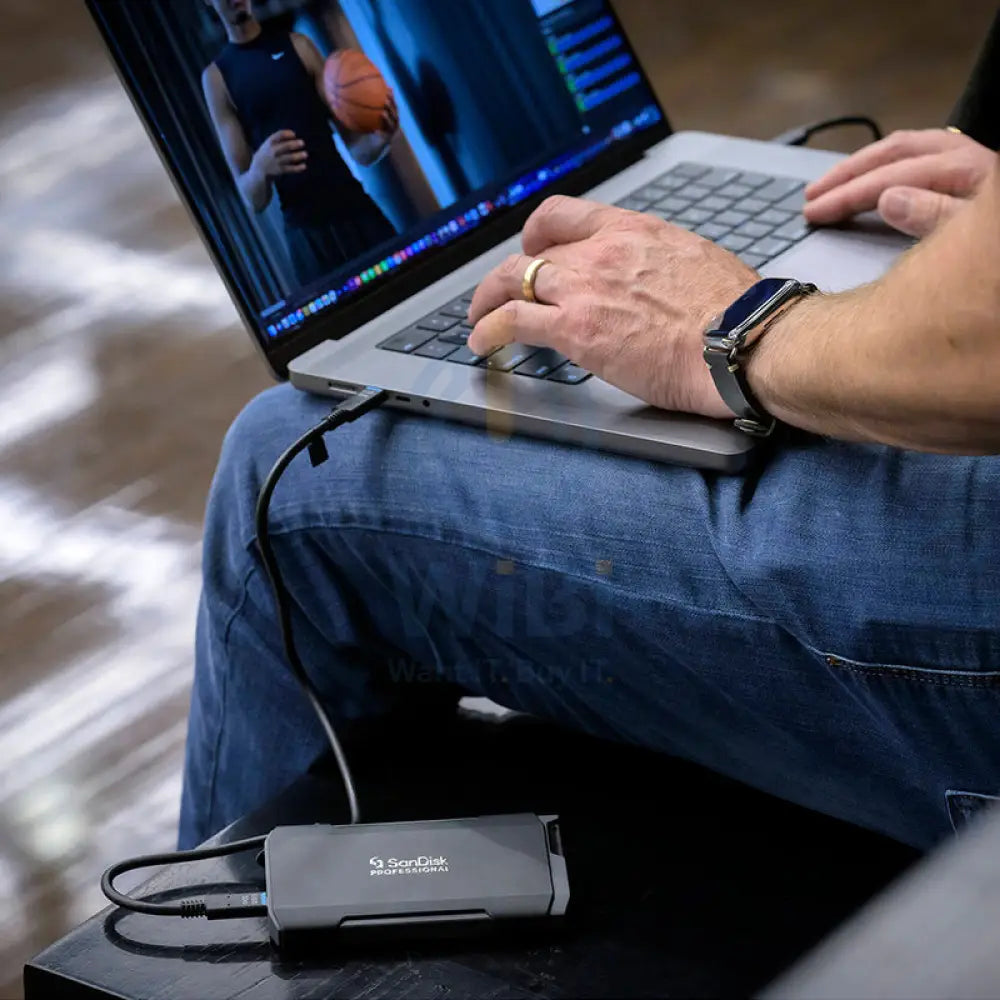 SanDisk Professional Pro Blade Transport SSD - 4TB / Up to 2000 MB/s / USB-C / External SSD (Solid State Drive) Storage