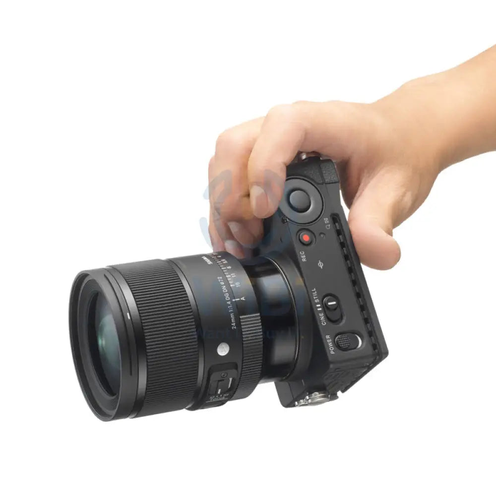 SIGMA DG DN Art Lens for Sony E - 24mm / Autofocus - Black Cameras > DSLR Camera Lens