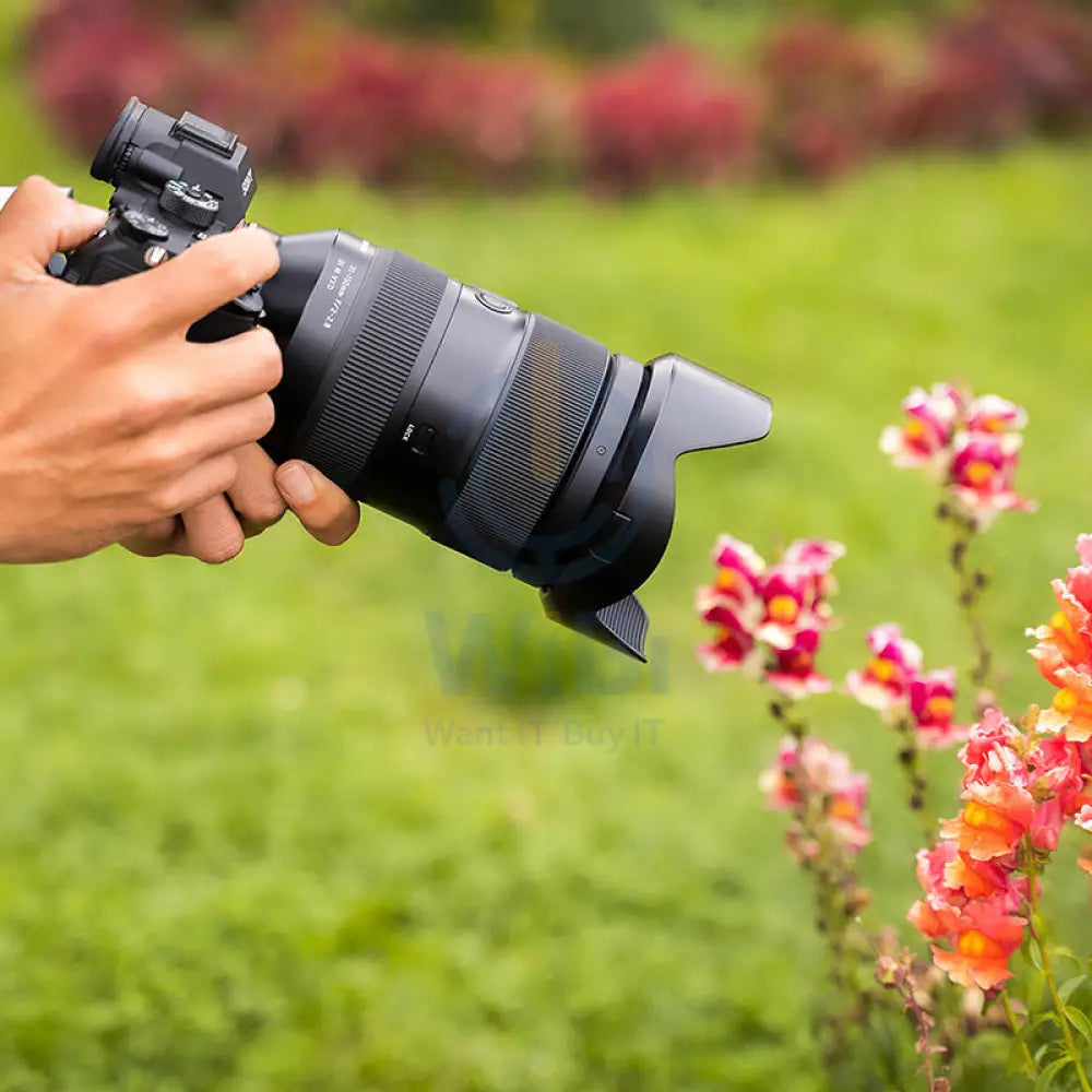 Tamron A058S Di Iii Vxd Lens For Sony E With Hood - 35-150Mm F/2-2.8 / Autofocus - Black Cameras > DSLR Camera Lens