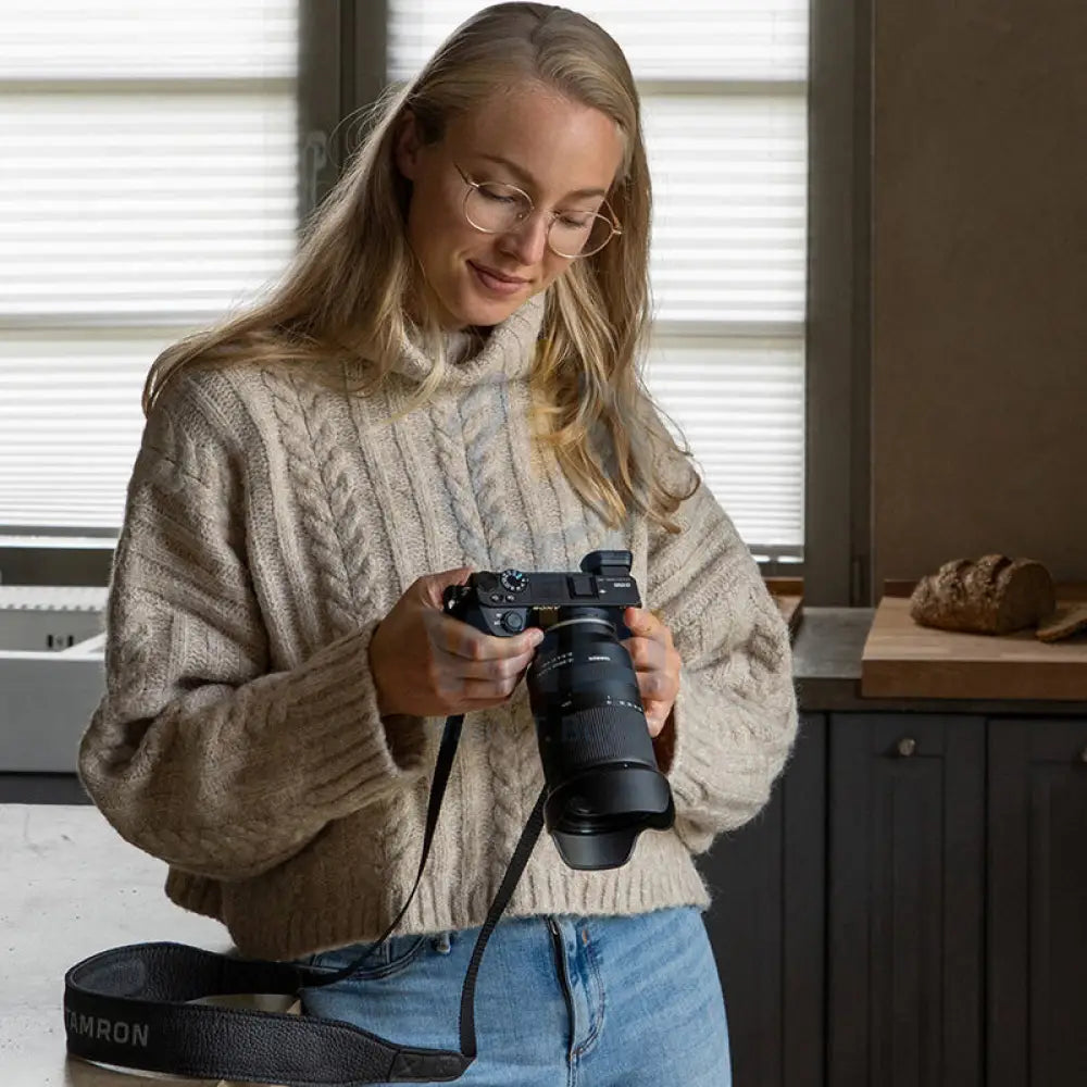 Tamron B061S Vxd Lens For Sony E (Aps-C) With Hood - 18-300Mm F/3.5-6.3 / Di Iii-A Vc - Black Cameras > DSLR Camera Lens